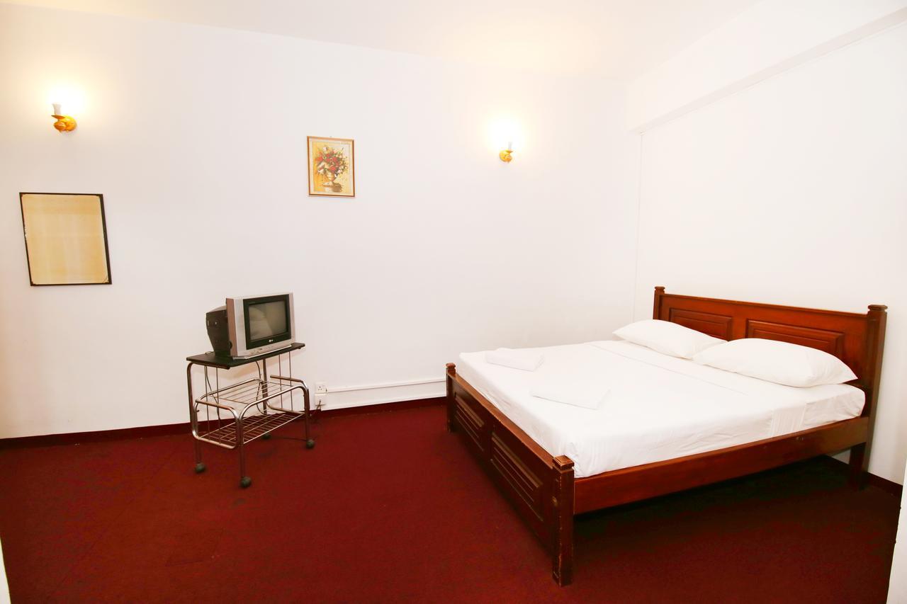 Milano Inn Нувара-Элия Экстерьер фото