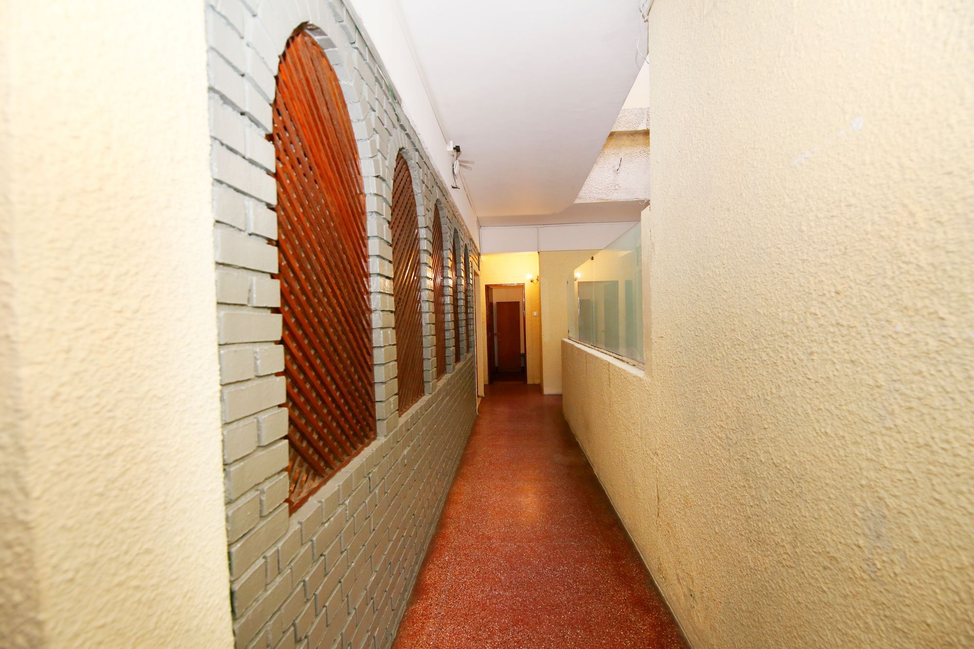 Milano Inn Нувара-Элия Экстерьер фото